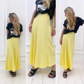 Jupe jaune mi-longue